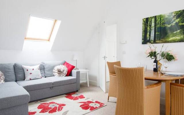 Lovely Selsey Apartment With sea Views Sleeps 4