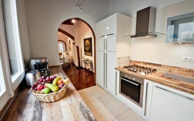 Scala Elegant Apartment