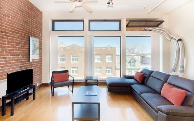 Intimate Plateau Suites by Sonder