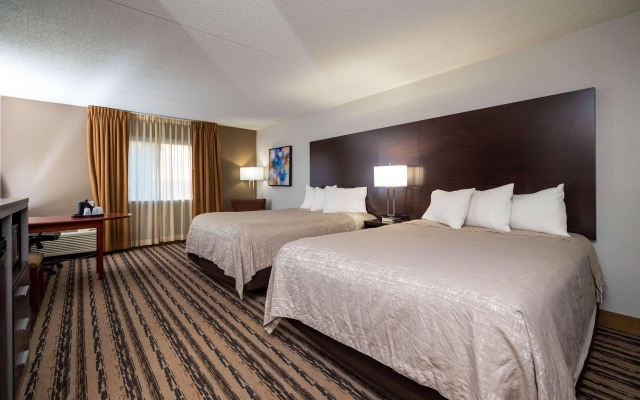 Endeavor Inn & Suites, Trademark Collection by Wyndham