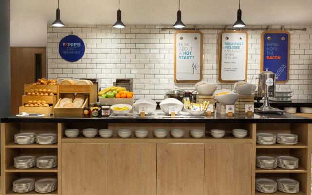 Holiday Inn Express Cheltenham by IHG