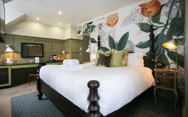 Orange Tree Hotel