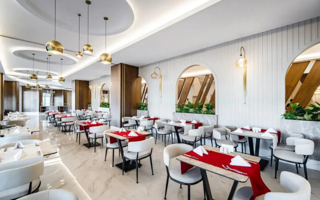 Side Moon Palace Hotel