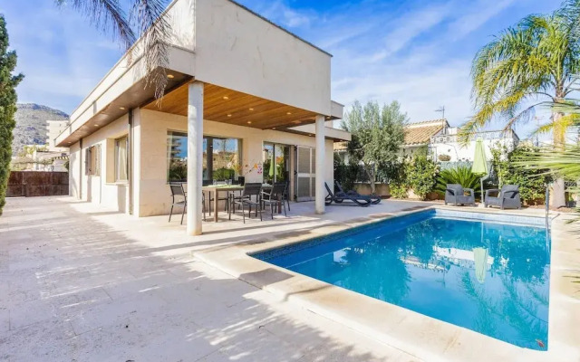 Villa With Pool in Alcudia