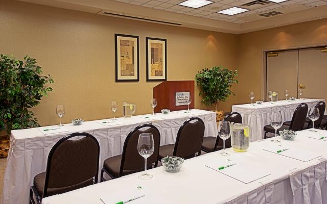 Holiday Inn & Suites Goodyear - West Phoenix Area by IHG