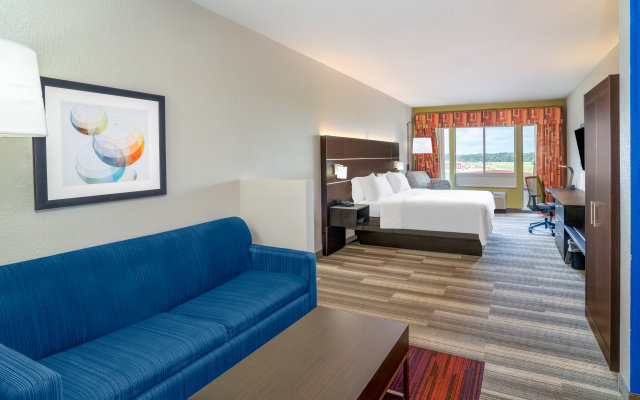 Holiday Inn Express and Suites Winona North, an IHG Hotel