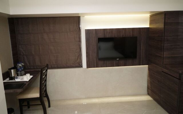Hotel Naaz Executive Near T2 Airport