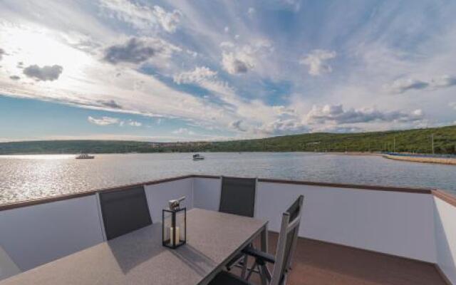 Floating Holiday Home