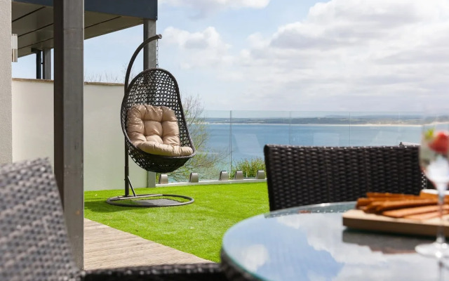 Peninsula Apartment 2