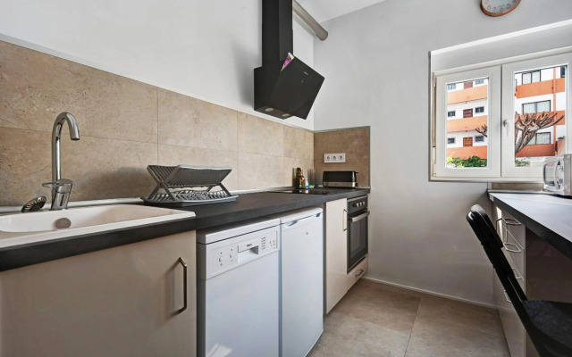 Fantastico 4 - With Large Private Terrace, Free Parking, air Conditioning, BBQ