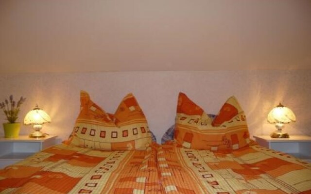 Stefan Apartments