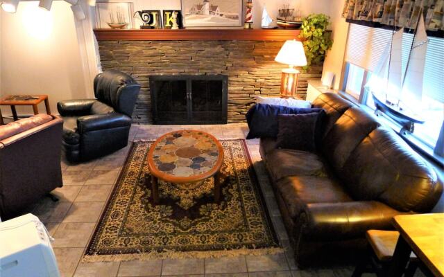 563 Pleasant Lake - 4 Bedroom House