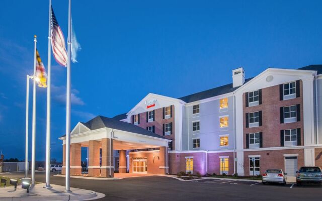 Fairfield Inn & Suites Easton