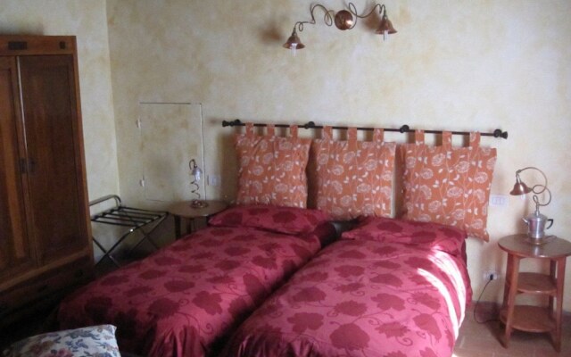 Bed & Breakfast Casale dei Noci