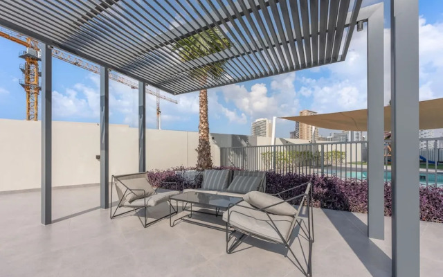 Sleek Studio in Jumeirah Village Triangle