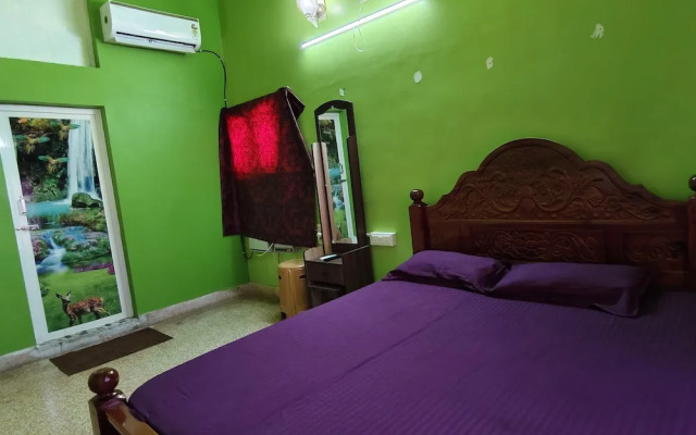 Square & Dormitory Stays