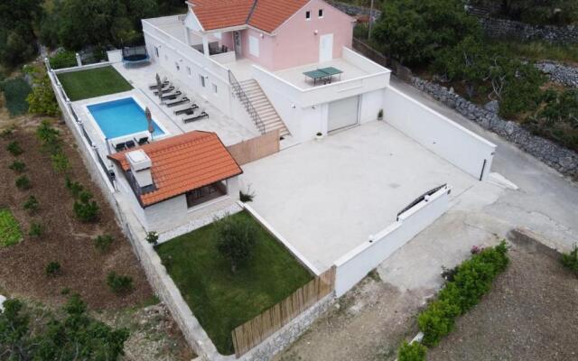 Villa Dragic