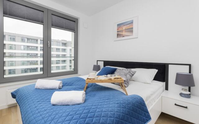 Obrońców Wybrzeża Gdynia by Renters