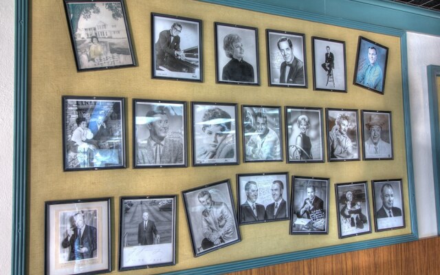 The Historic Gatlinburg Inn