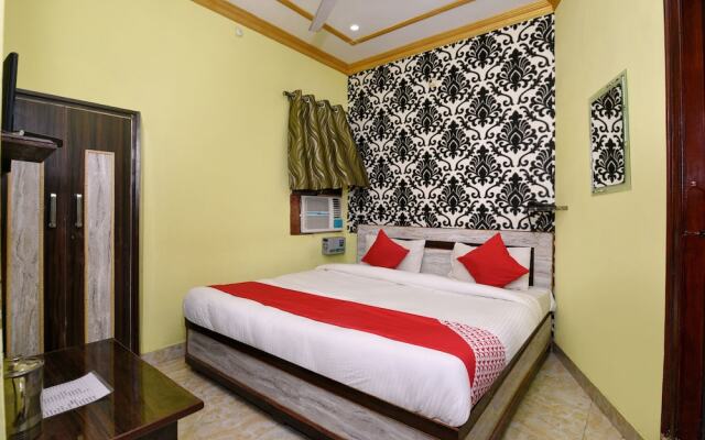 OYO 13588 Mahaveer International