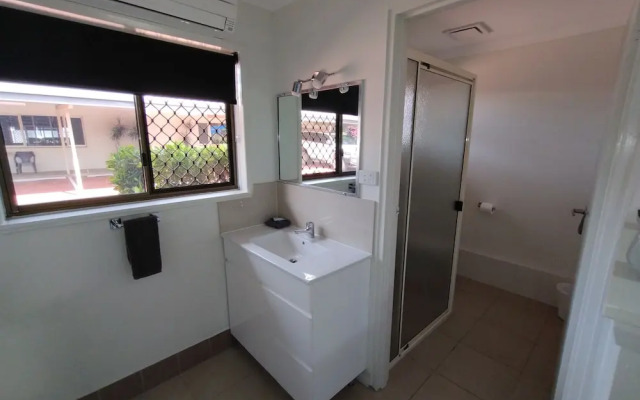 Cascade Motel In Townsville