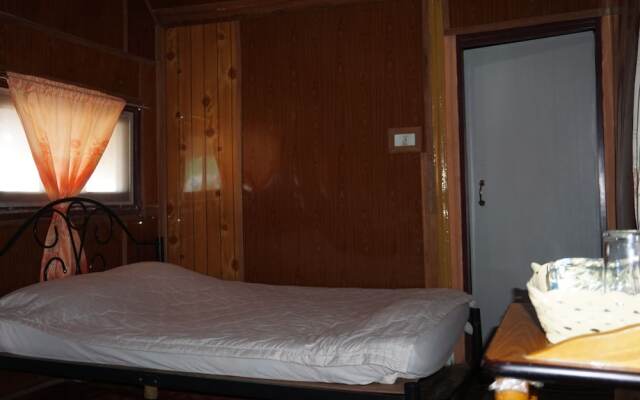 Talumpuk Seafood & Resort