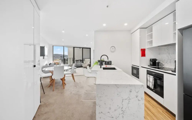 Stylish 2-bed Apartment in Canberra CBD