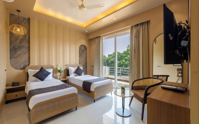 Saltstayz Premier - Sector 50 & Golf Course Ext Road