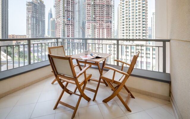 State Of The Art 2BR Apartment in Downtown Dubai