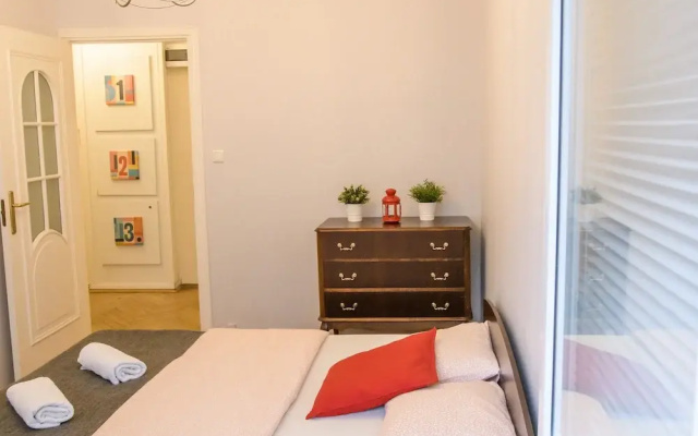 Golden Center Apartment