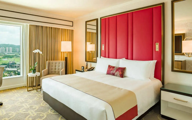 The Parisian Macao