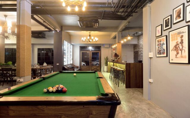 Castle Black Bangkok - Hostel