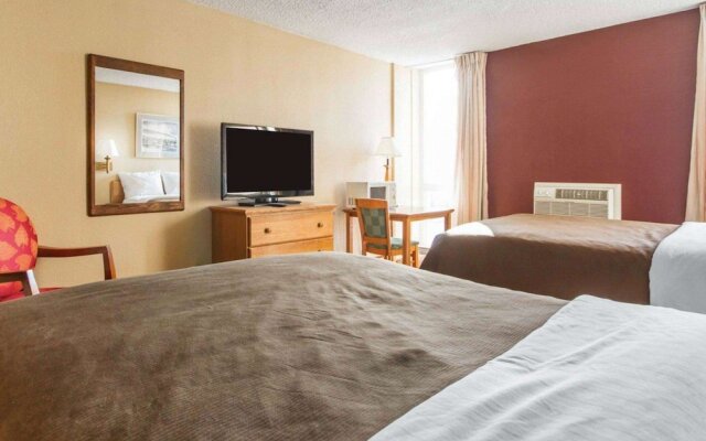 Howard Johnson-Sheboygan