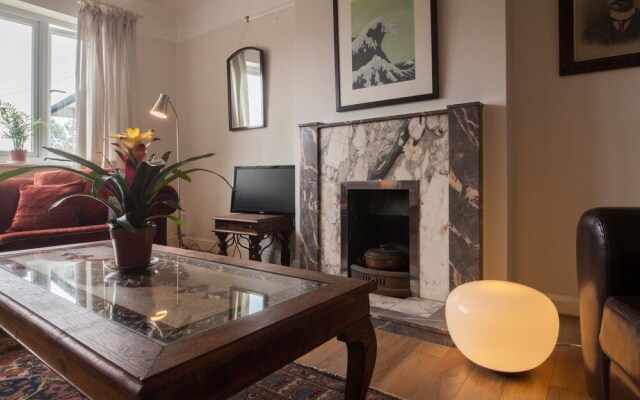 Unique & Beautiful Home for 8 in East Putney