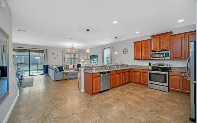 Spacious Home Near Disney