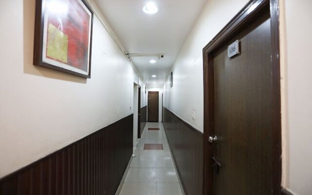 OYO 19824 Hotel Doon Palace