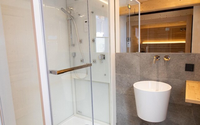 Spacious Apartment With Sauna