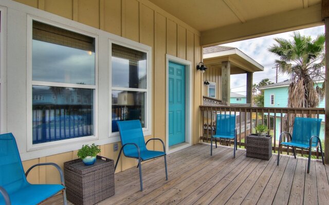 Casa Chillotta 633 by RedAwning