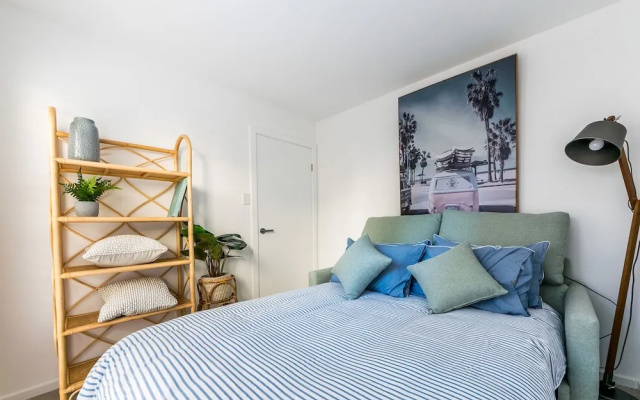 Sandcastle, 26a Winsor Street – Guest Rooms – Newcastle