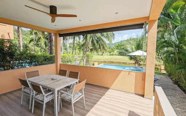 Poolside Apartments and Rooms