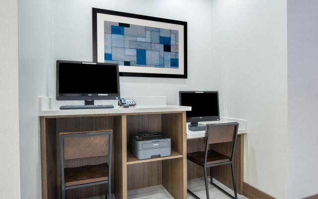 Holiday Inn Express & Suites Stillwater - University Area by IHG