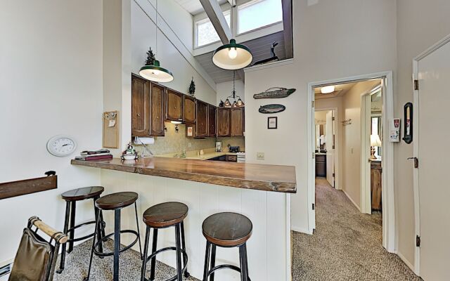 3251chat 4 Bedroom Condo