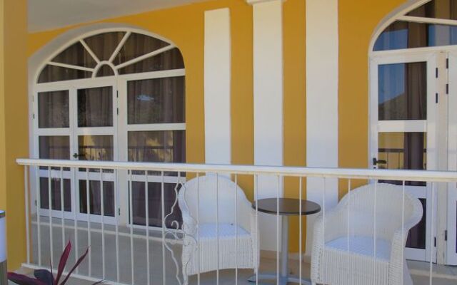 Hotel E El Cobre