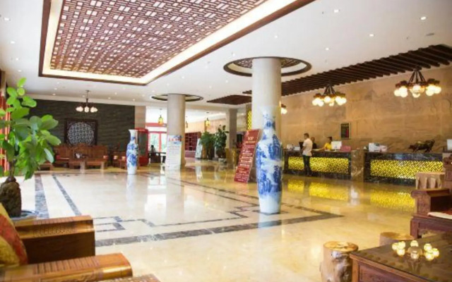 Maitreya Sanlong Hotel (Huquan Hot Spring Ecological Park Honghe Water Town Branch)