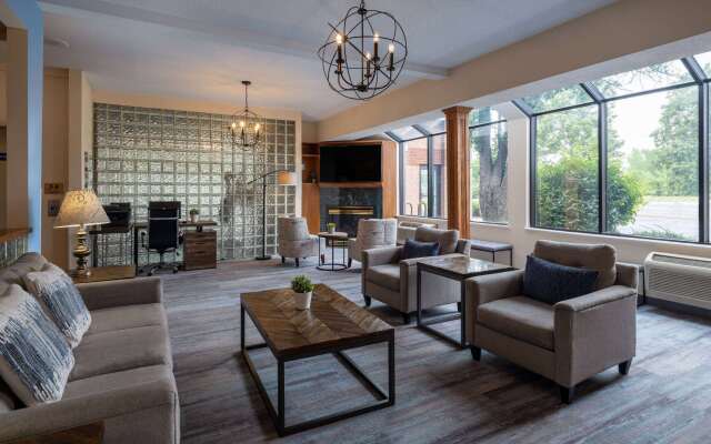Days Inn & Suites by Wyndham Madison