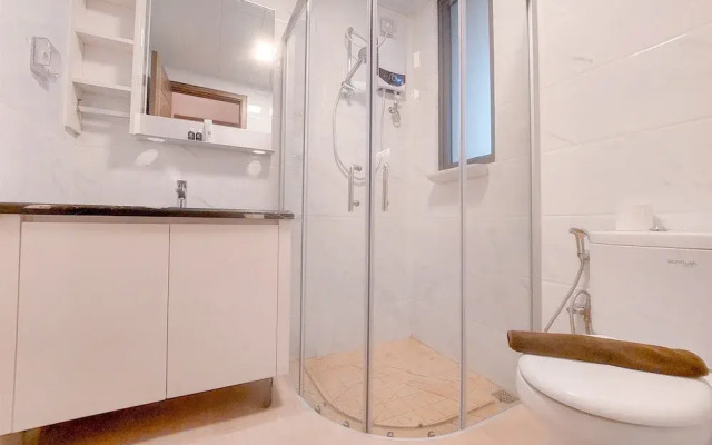 Spacious and Good Deal 3BR Sky House BSD Apartment