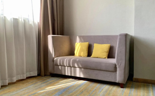 Blue Diamond Hotel (Guigang West Bus Station)