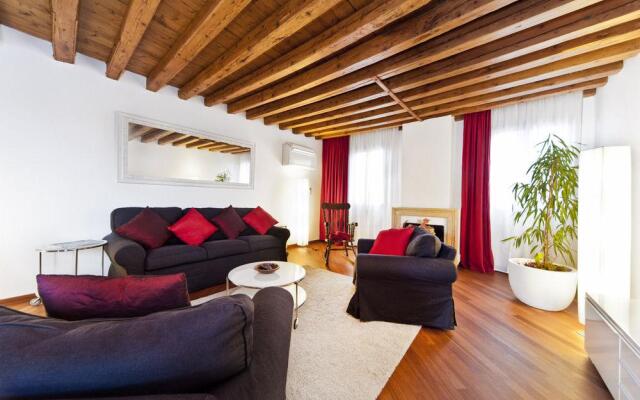 VHA Venice Heaven Apartments Ca Giulia with Terrace -LAST FLOOR, NO LIFT