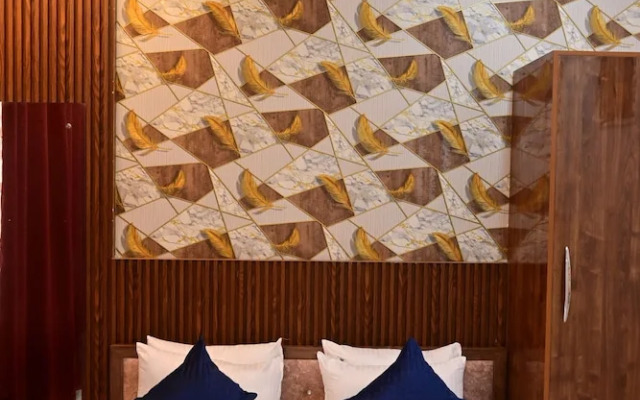 Honeyveils Palace