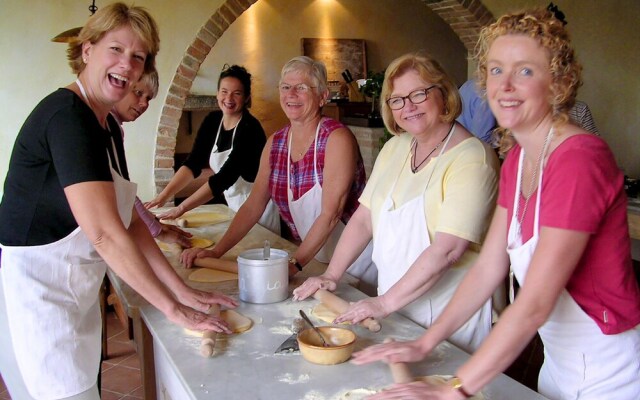 Tuscan Apartment on Winery Estate